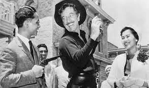 ในหลวง ร.๙ ที่ปวงชนชาวไทยคิดถึง น้อมรำลึกถึง “ นักเดินทางผู้ยิ่งใหญ่ ”