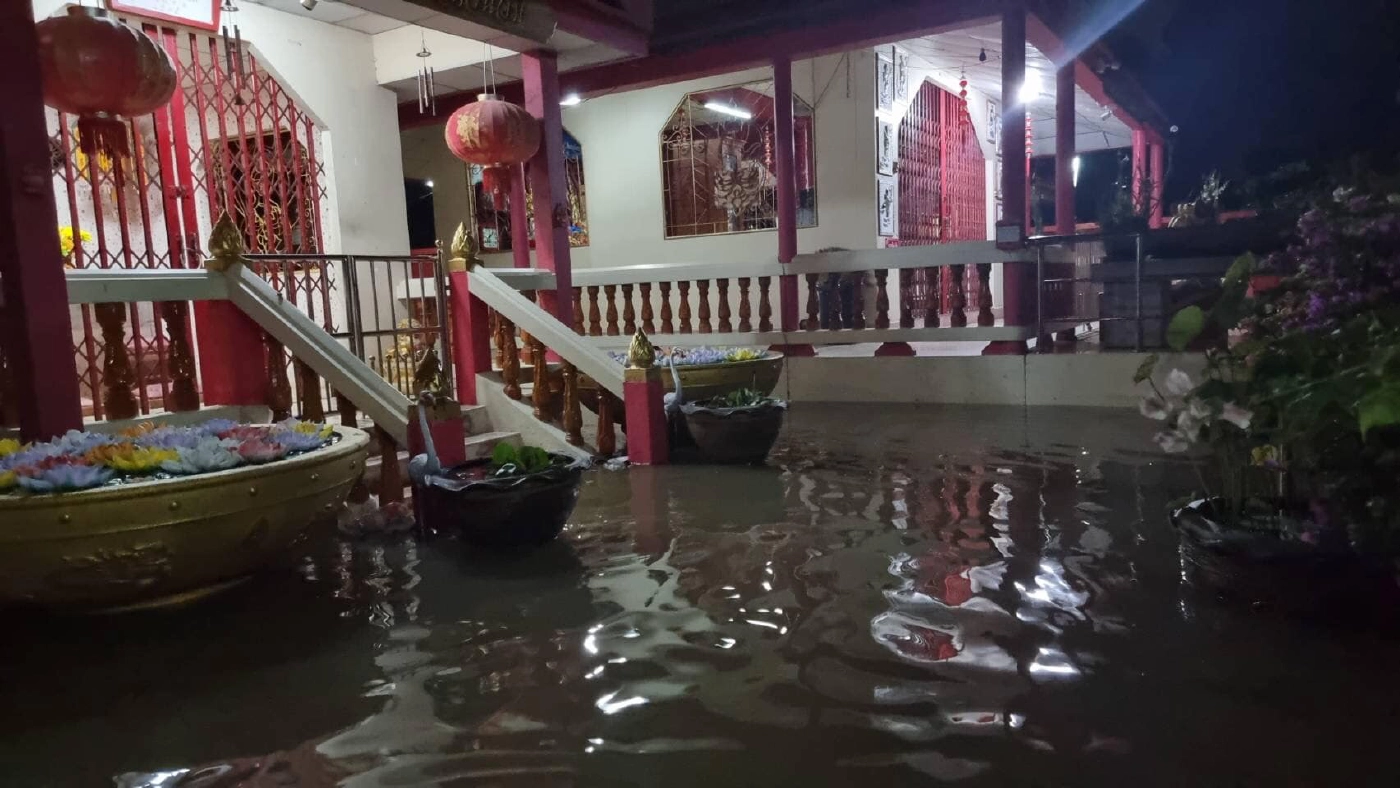 พท.อวยเยียวยาน้ำท่วมยุค"ปู"ให้มากกว่า"บิ๊กตู่"