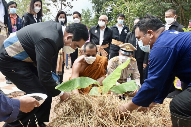 นายกฯ ชื่นชม“โคกอีโด่ยวัลเล่ย์”และ"โคก หนอง นา"