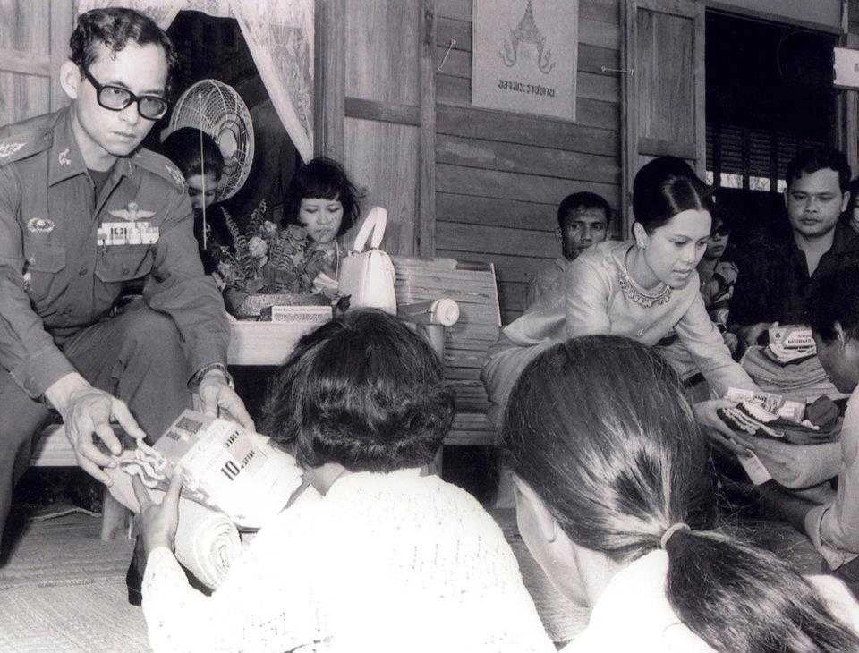 ในหลวง ร.๙ ในความทรงจำ : มีพระราชาเป็นครู