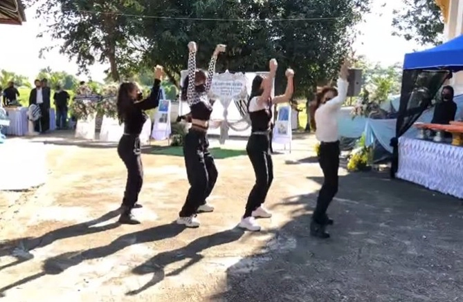 รู้ว่าพี่ชอบ พวกเราขอเต้น LALISA ส่งดวงวิญญาณพี่เกศ เป็นครั้งสุดท้าย!!