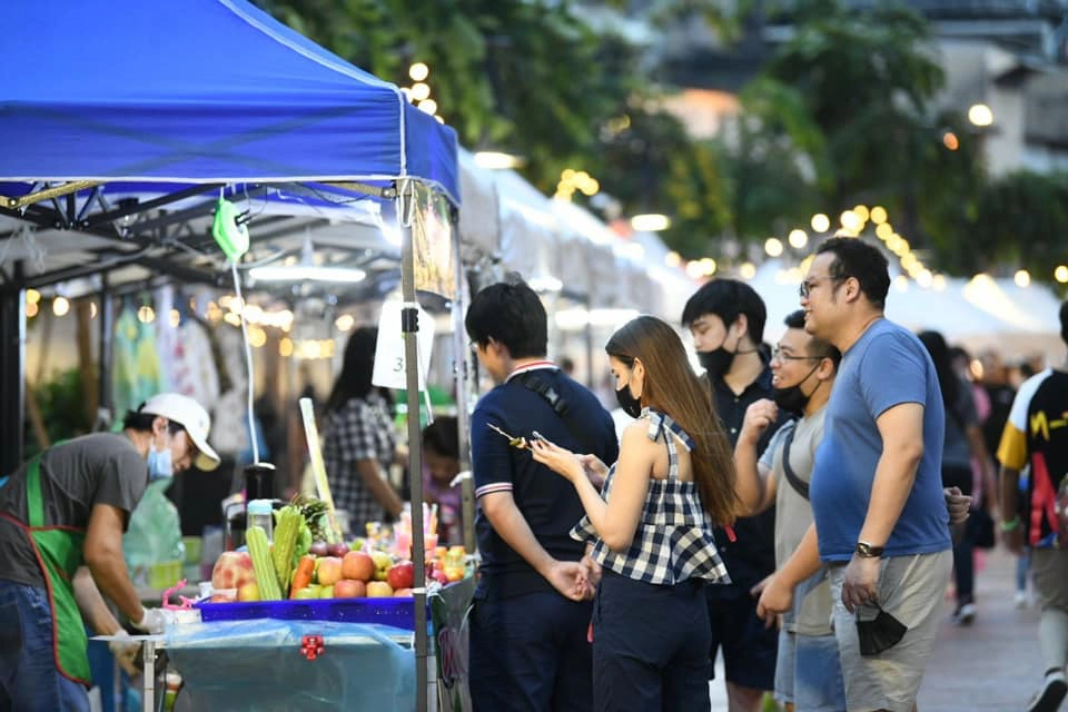 ถนนคนเดินคลองโอ่งอ่าง