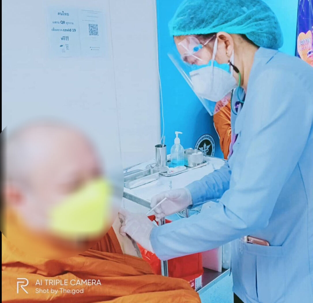 พระมรณะคากุฏิหลังรับวัคซีนเข็ม 2 ได้สองวัน