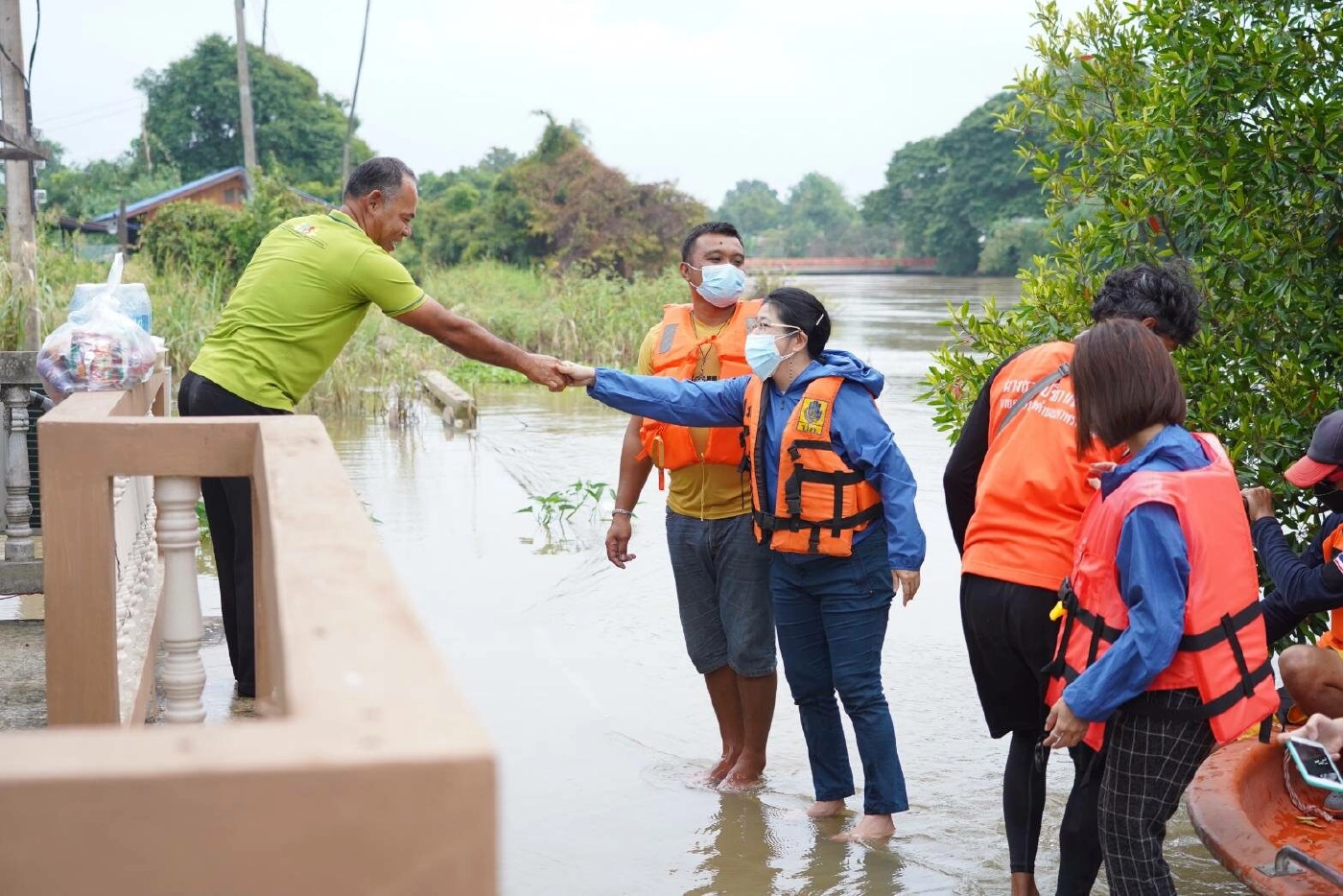 คุณหญิงสุดารัตน์ เกยุราพันธุ์ ประธานพรรคไทยสร้างไทย