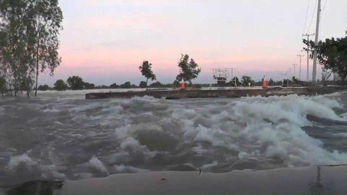 ชัยภูมิน้ำชีทะลักรอบ2ซัดสะพานขาดชาวคอนสวรรค์เดือดร้อน