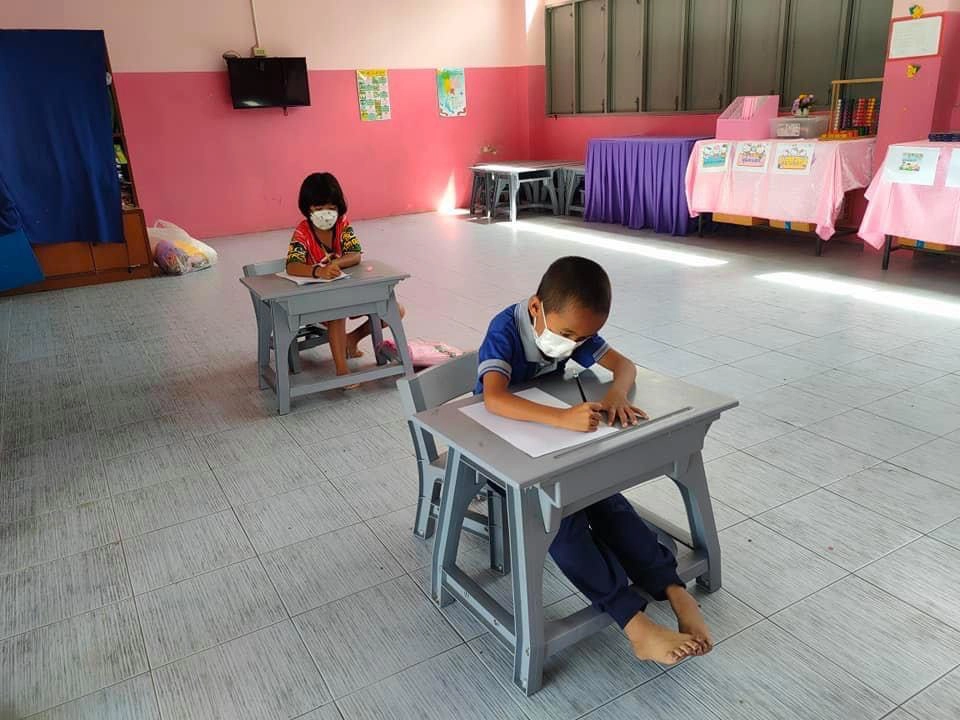 ผอ.โรงเรียนบ้านพังลาเปิดสอนนักเรียนขาดความพร้อมสำหรับการเรียนออนไลน์