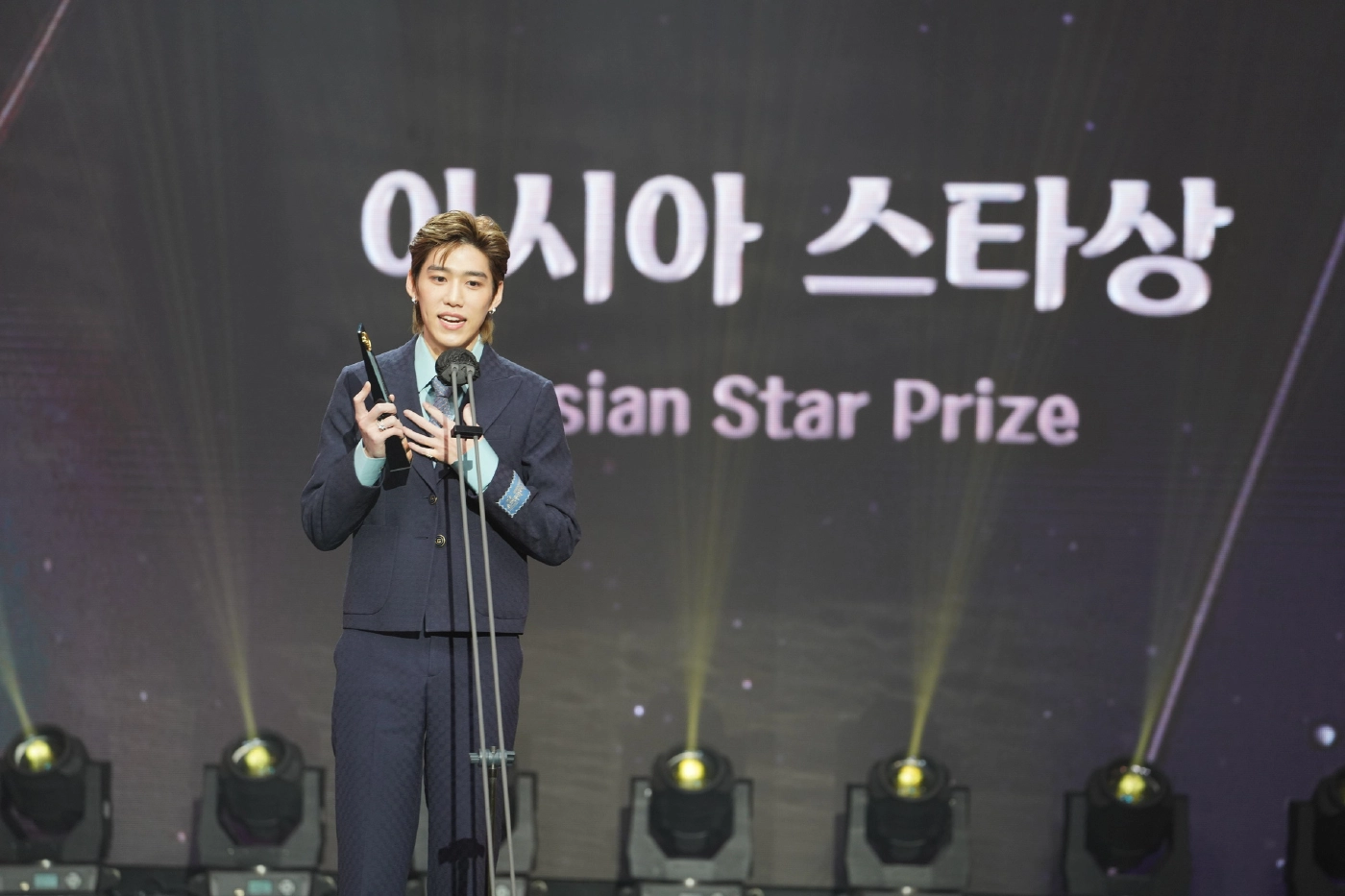แฟนคลับกรี๊ดสนั่น "พีพี กฤษฏ์" คว้ารางวัล Asian Star Prize ที่เกาหลีใต้