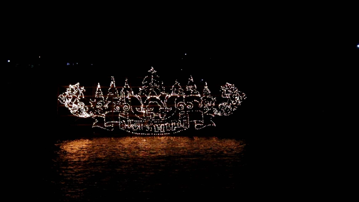 ไหลเรือไฟนครพนมวันสุดท้านปิดฉากได้สวยงาม
