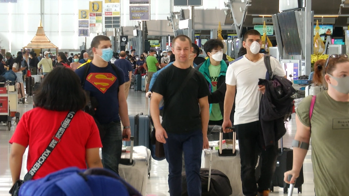 ต่างชาติจะมาเที่ยวไทยได้แล้ว เมื่อไรคนไทยจะไปเที่ยวเมืองนอกได้ ( คลิป )