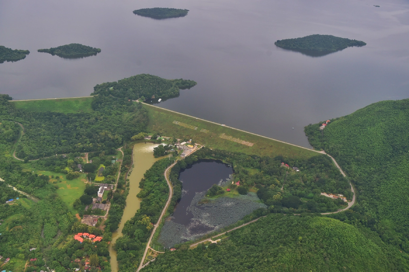 กูรูน้ำ ทีมกรุ๊ป เตือนเฝ้าระวังน้ำอ่างเก็บน้ำแก่งกระจาน(คลิป)