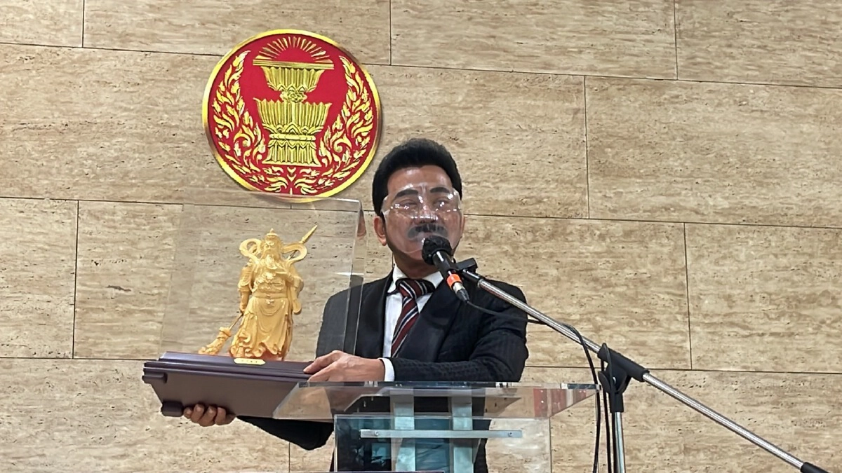 "ศรัณย์วุฒิ"แฉยับเพื่อไทยโดนปีศาจห้องแอร์ "พ" ครอบงำ