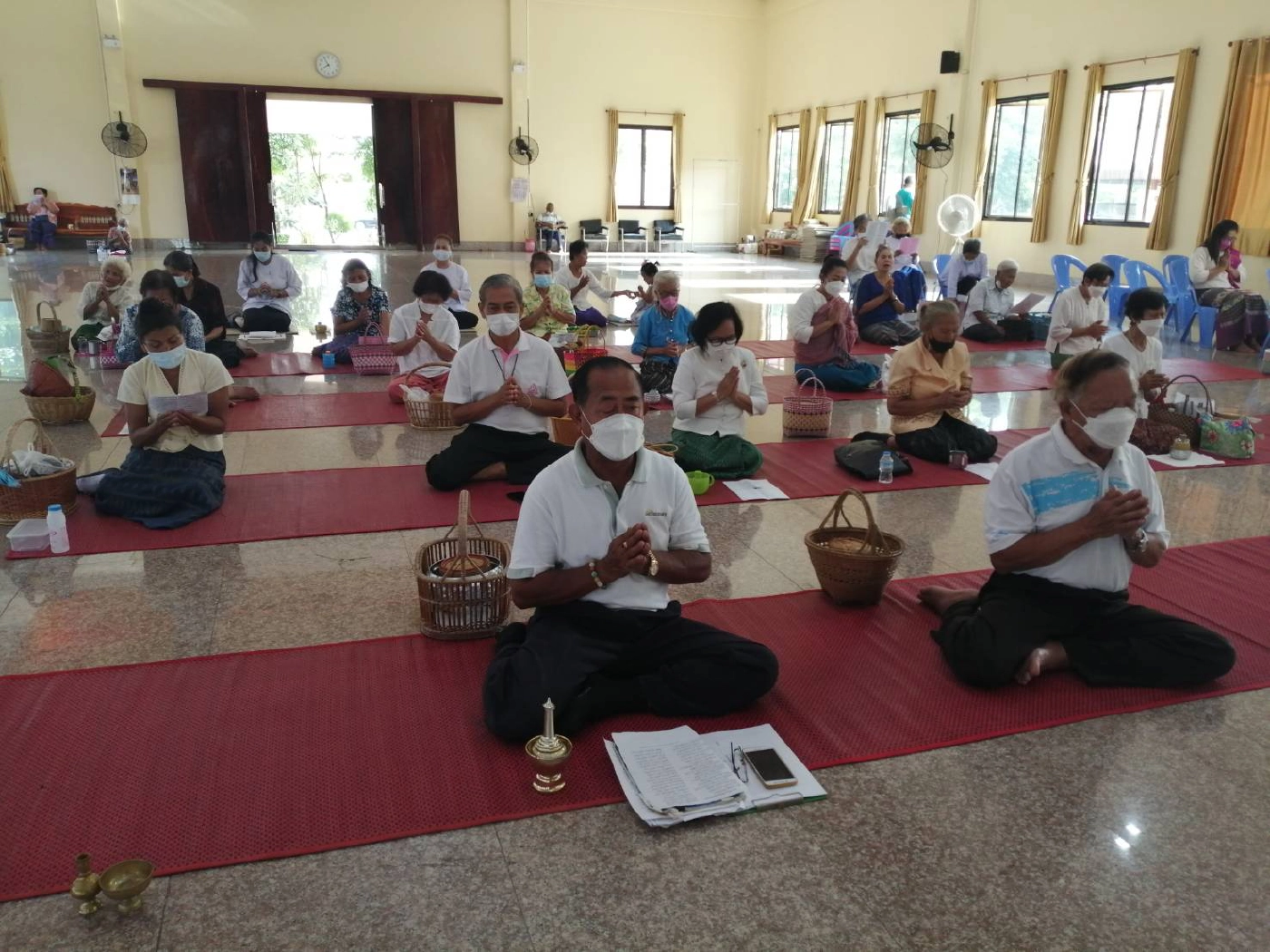 คนเมืองน้ำดำปูเสื่อรอฟังมส.-พศ.ชี้แจงปลดเจ้าคณะจังหวัดกาฬสินธุ์