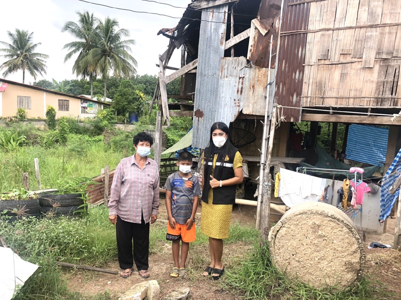 เยี่ยมเด็กเรียนออนไลน์-พบ“น้องชิ”ยากจนอยู่แบบลำบาก