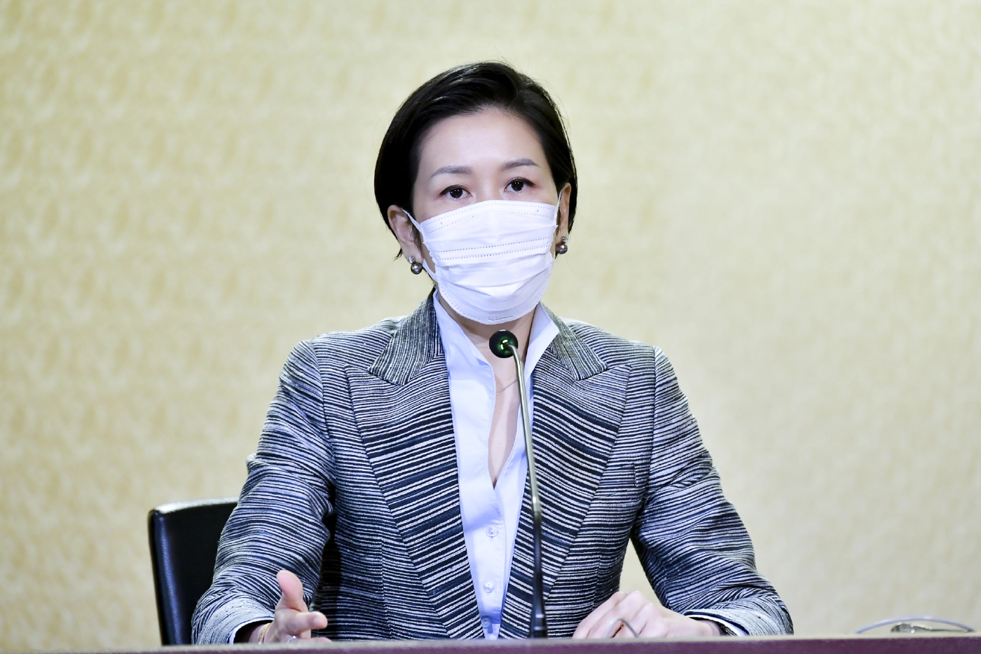 นางสาวรัชดา ธนาดิเรก รองโฆษกประจำสำนักนายกรัฐมนตรี 