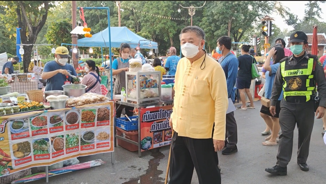 เปิดถนนคนเดินข่วงเมืองน่านรับนักท่องเที่ยว