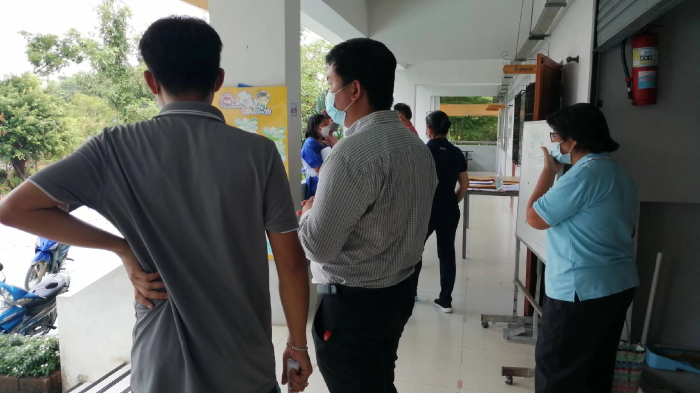 ผปค.รวมตัวไล่ผอ.โรงเรียนเหตุซื้อเครื่องดนตรีไทยไม่ได้มาตรฐาน