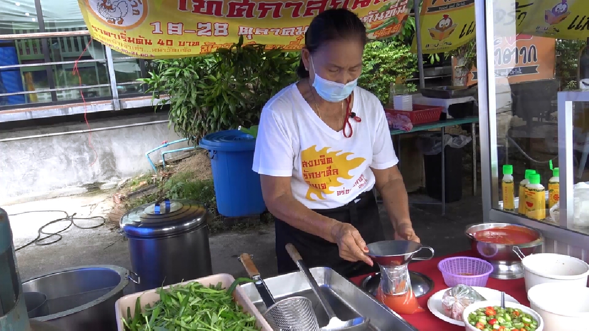 ยกครัวมาไว้หน้าร้าน ปรับตัวเปิดขายอาหารเจ