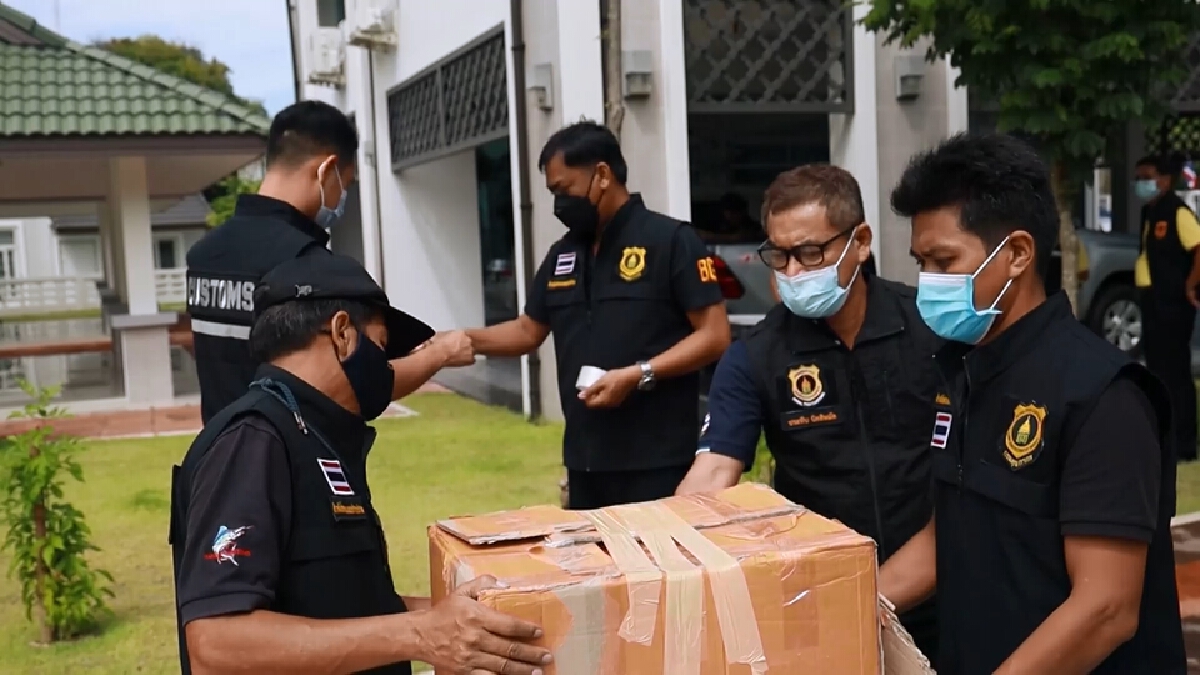 ศุลกากรภาคที่ 4 ตรวจยึดบุหรี่ ตปท.หนีภาษี 40 ล้านบาท
