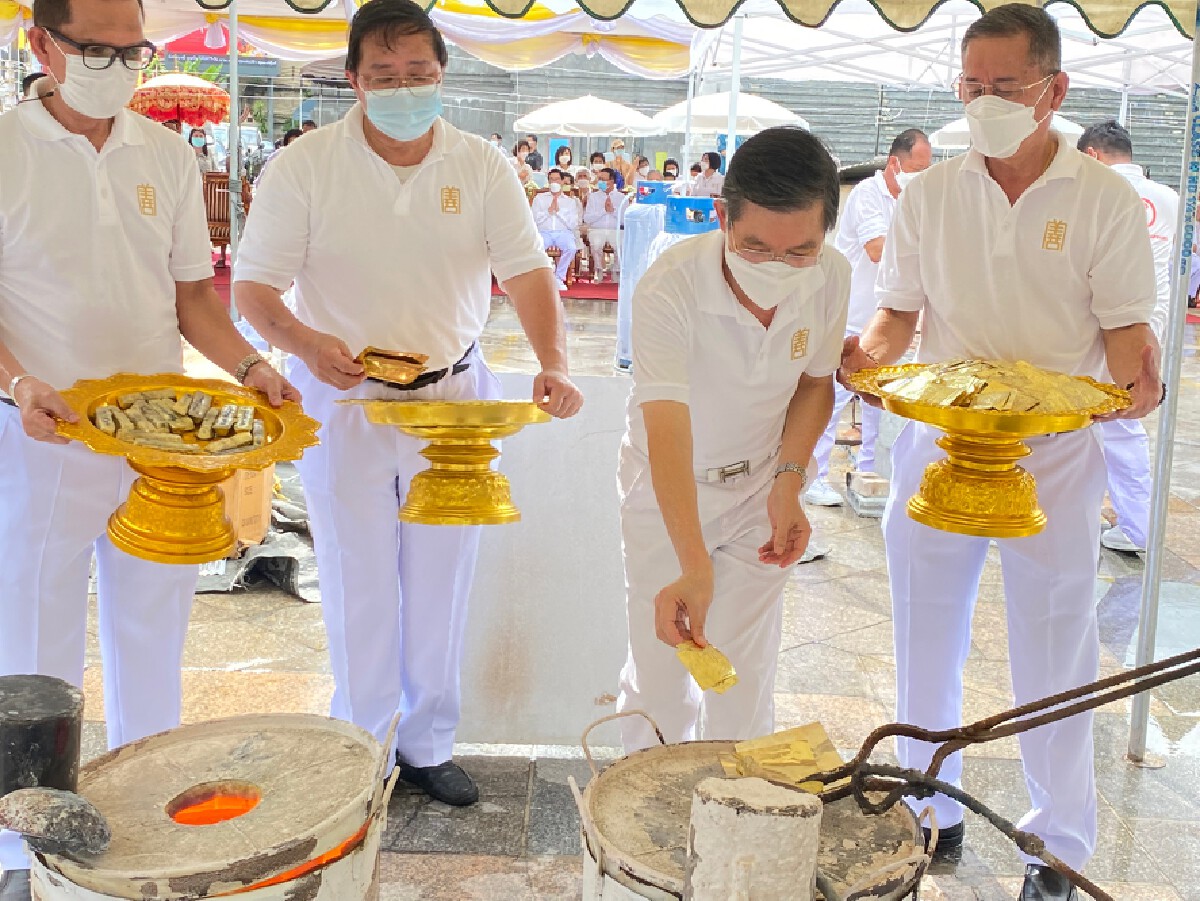 มูลนิธิป่อเต็กตึ๊ง จัดพิธีเททองหล่อพระบูชาและพระเครื่องหลวงปู่ไต้ฮง