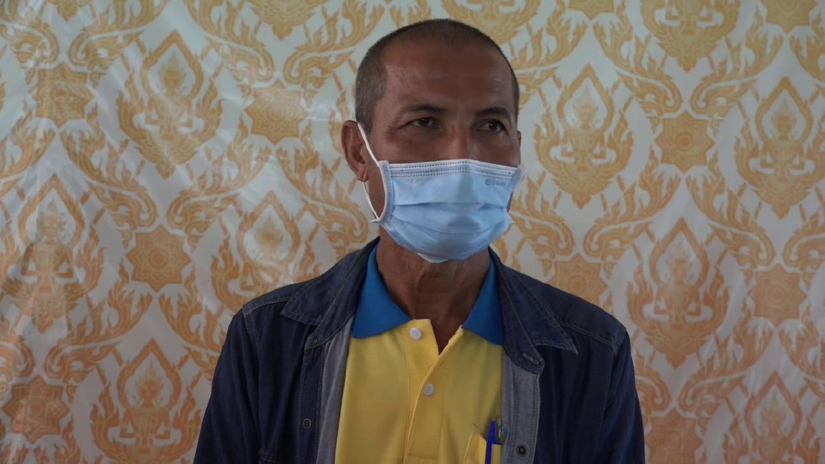 พุทธศาสนิกชนในจังหวัดปทุมธานีเข้าถวายให้กำลังใจ