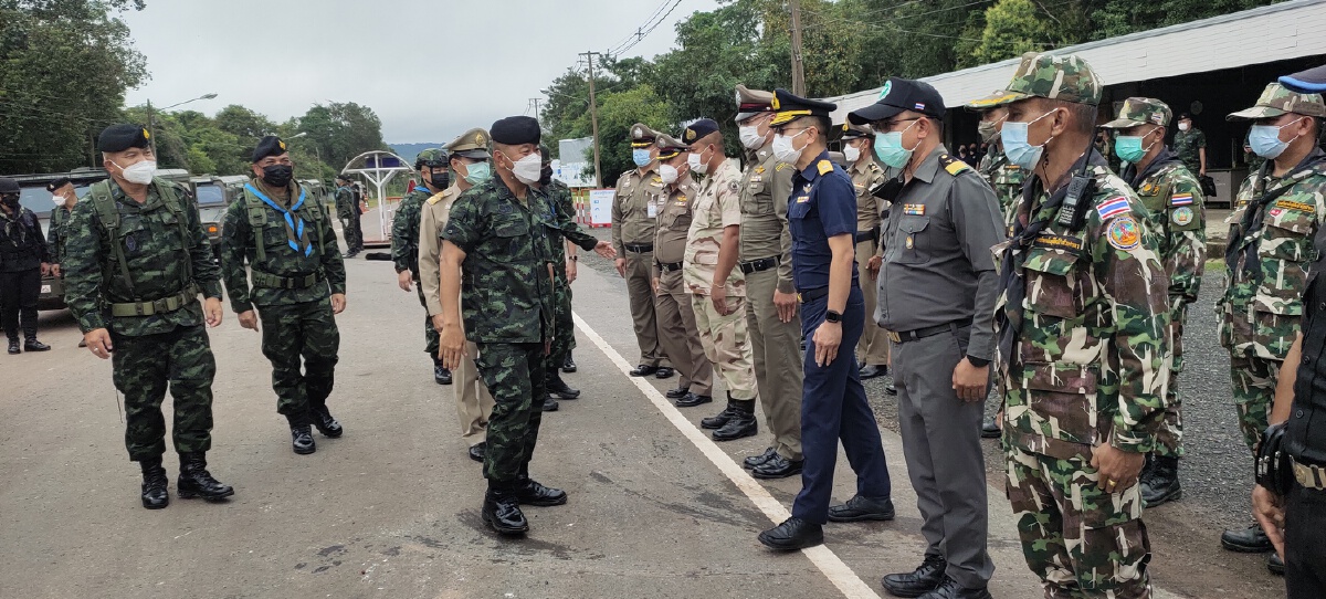 แม่ทัพภาคที่2 ลงพื้นที่อำเภอชายแดนไทยเขมรติดตามสถานการณ์โควิด