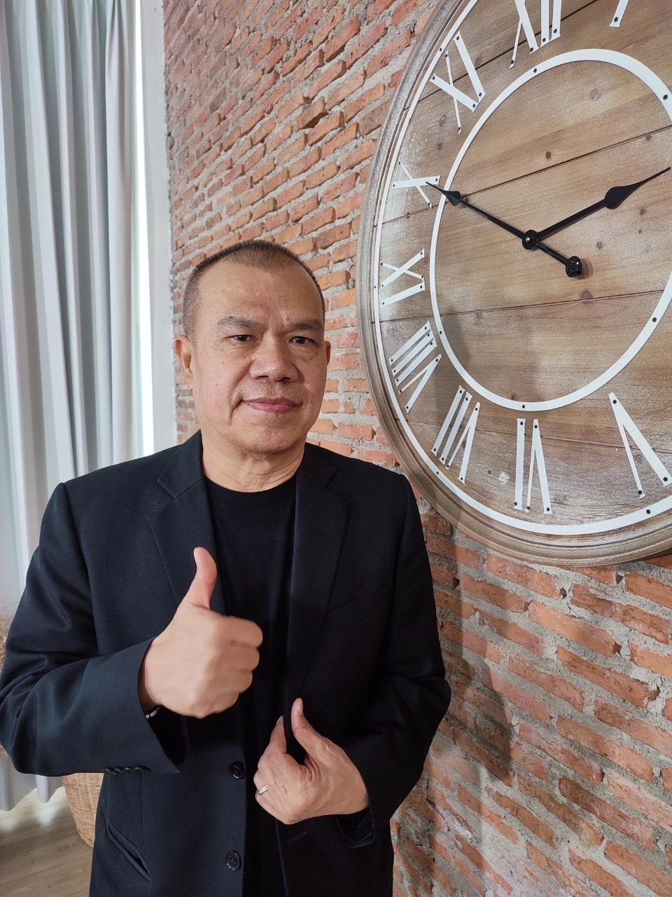 “กล้วย เชิญยิ้ม” เปิดใจเล่าชีวิตในวงการตลกมันไม่ง่ายกว่าจะมาถึงจุดนี้!!