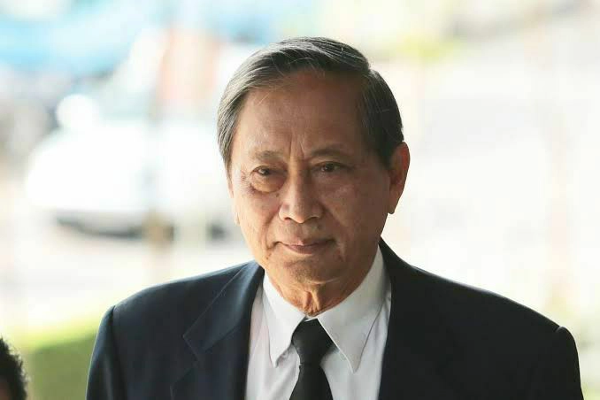 นายปลอดประสพ สุรัสวดี อดีตรองนายกรัฐมนต