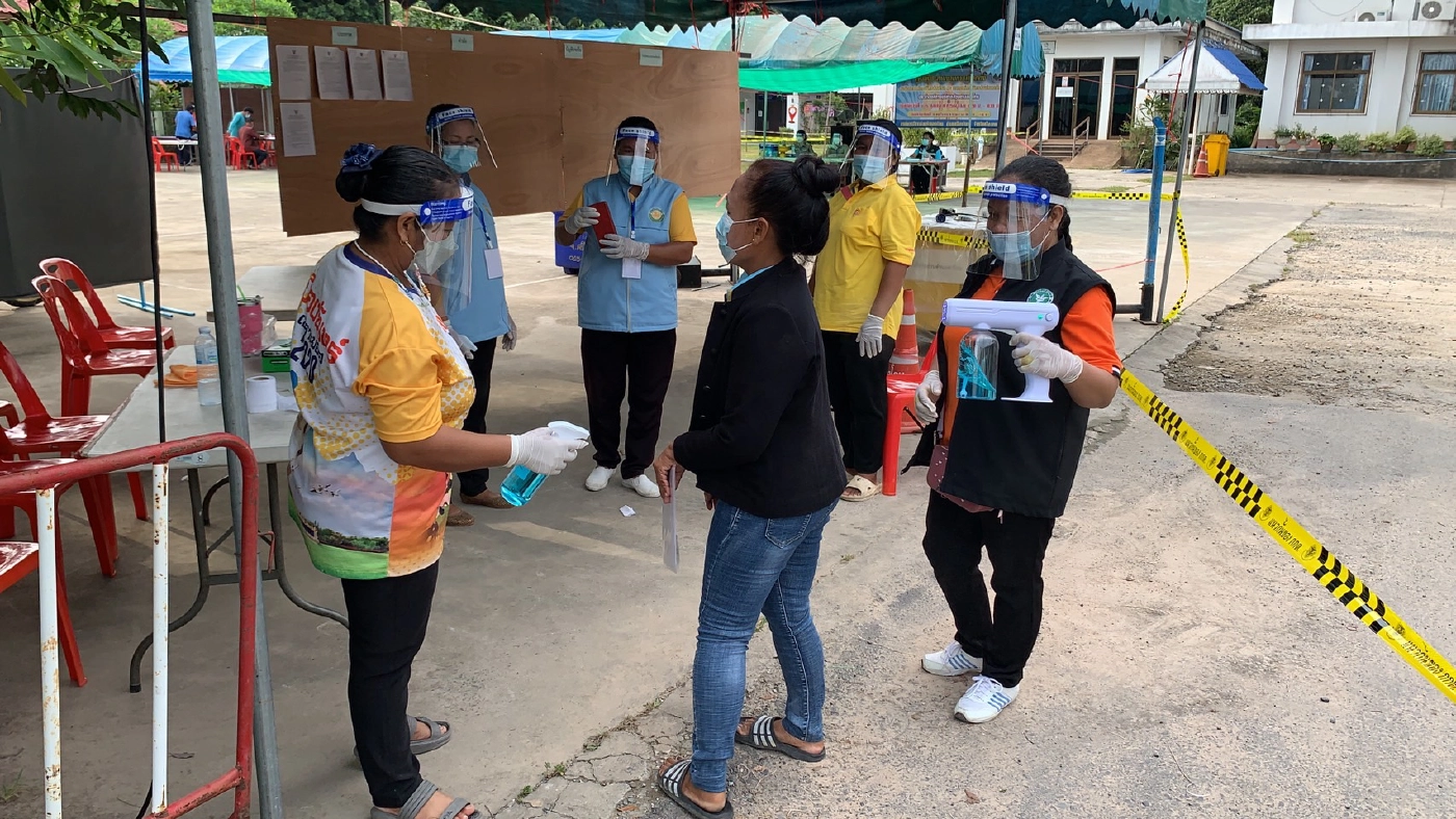 แห่กราบไหว้ขอพรปู่ตา ก่อนลงสมัคร อบต.คึกคัก