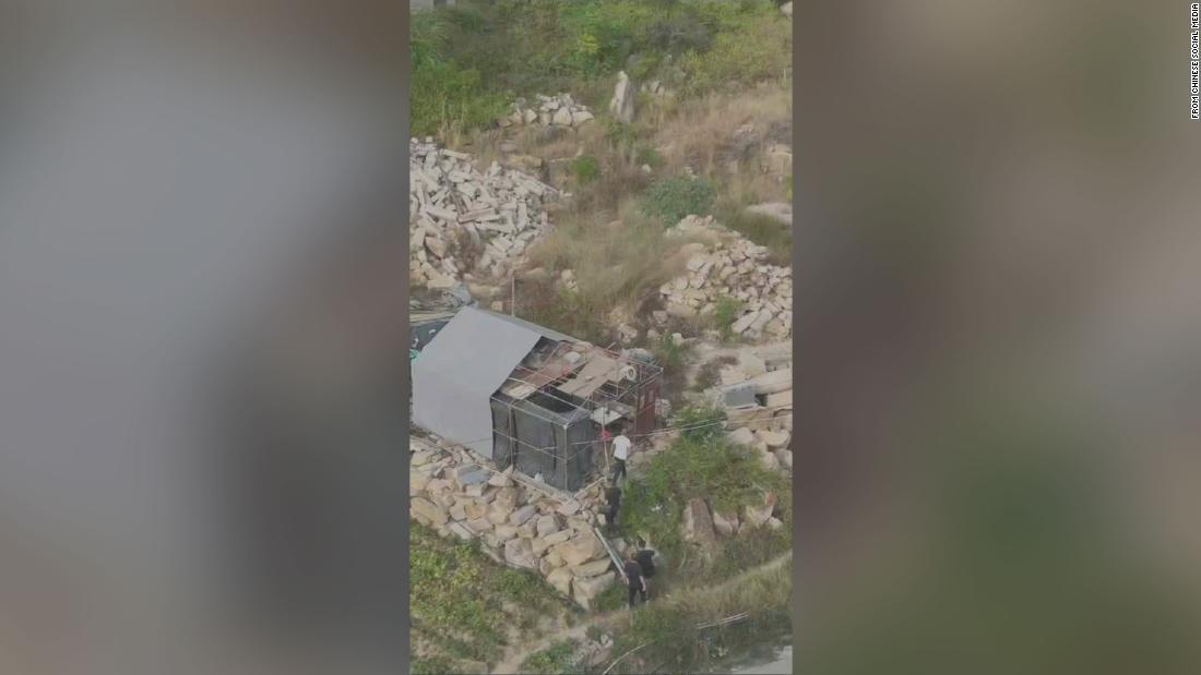 ชาวเน็ตจีนเป็นล้านให้กำลังใจ "ลุงหนีไป"