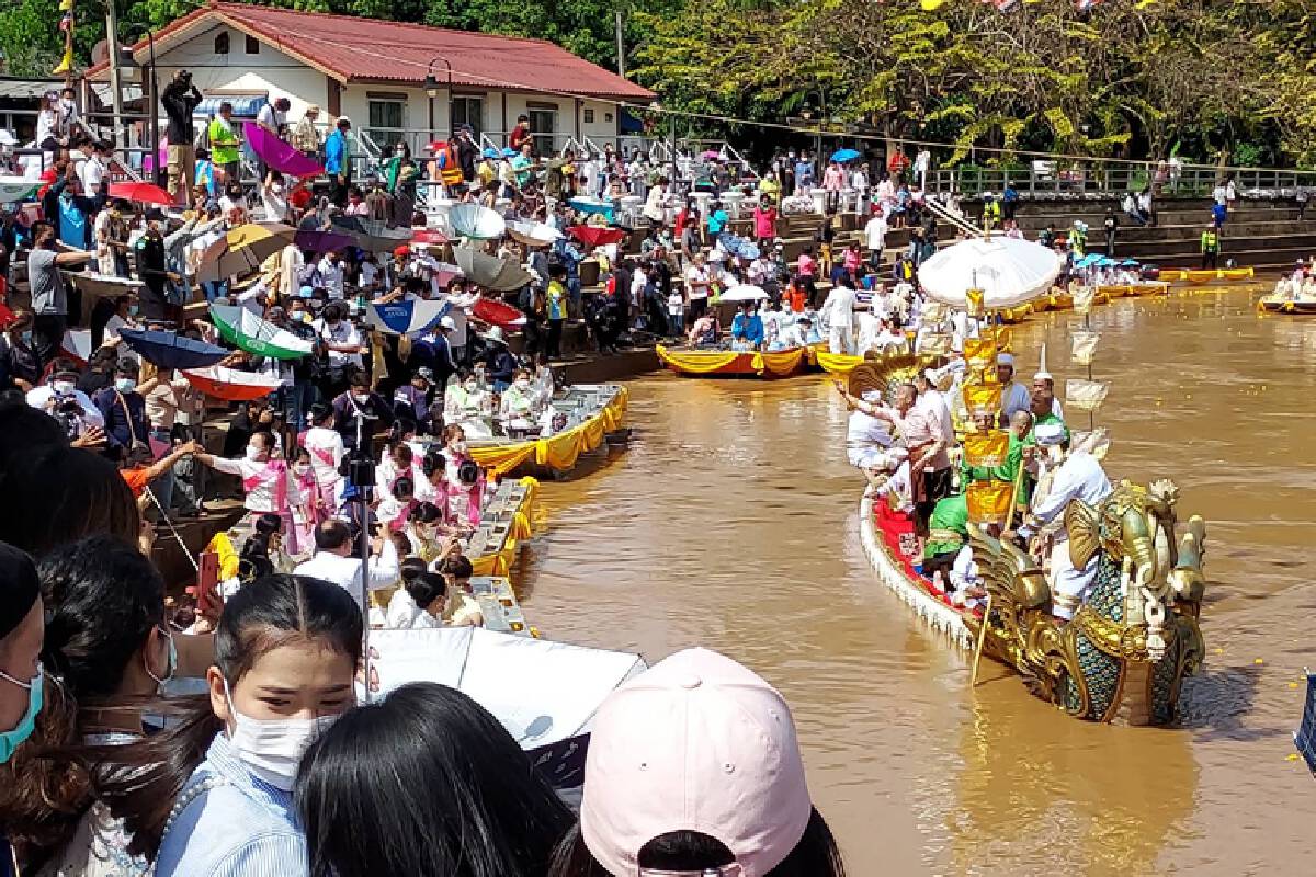ผู้ว่าฯเพชรบูรณ์สืบทอดตำนานกว่า 400 ปี ประกอบพิธีอุ้มพระดำน้ำ