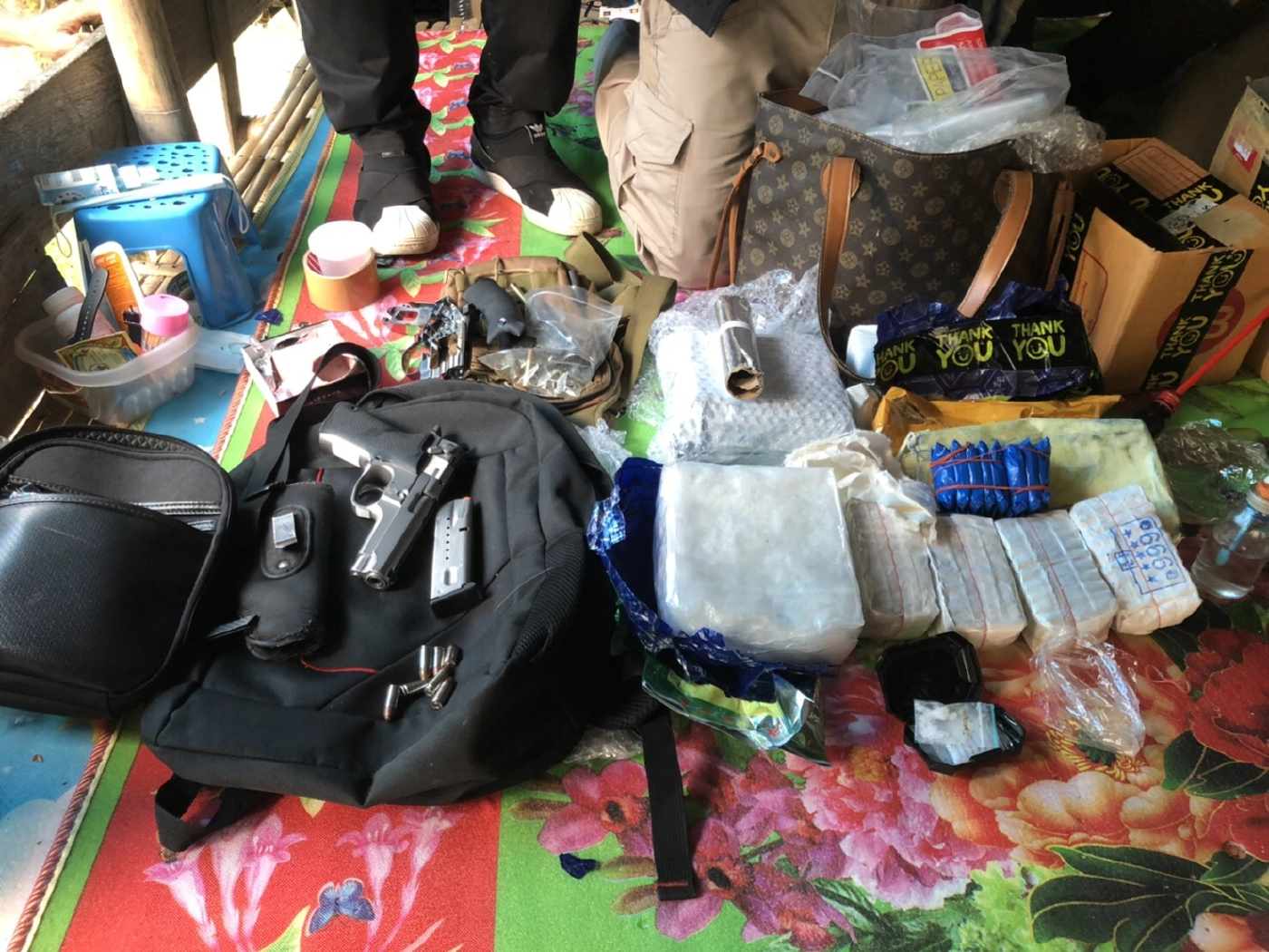 ค้นขนำจับ "เก๋ ห้วยปริก" เอเย่นต์รายใหญ่เมืองคอน ของกลางเพียบ