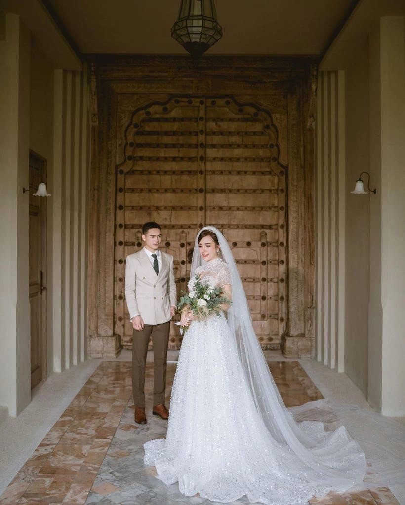 “เจนนี่-ยิว” ปล่อยภาพพรีเวดดิ้ง ลั่นยังเหลืออีก 9 ชุดรอชมกันได้เลย