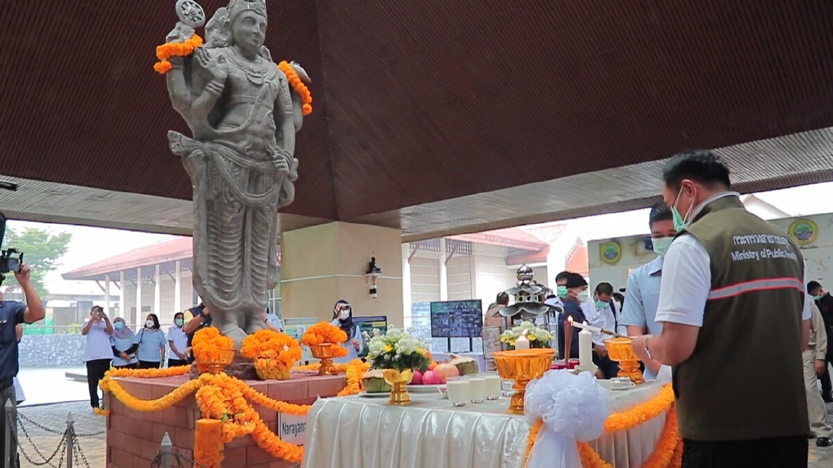 "เสี่ยหนู" โปรยยาหอมชาวพังงารับปากวัคซีนต้องครบเดือนนี้