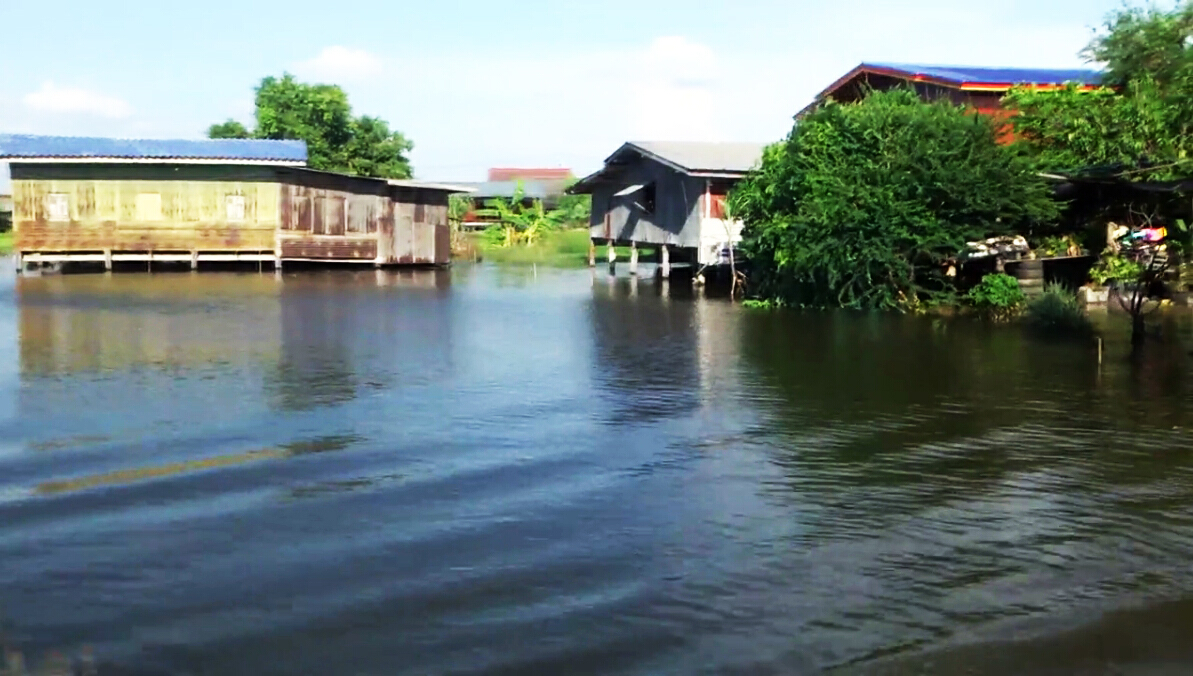 เร่งระบายน้ำช่วยชาวสุพรรณบุรี 3 อำเภออ่วม
