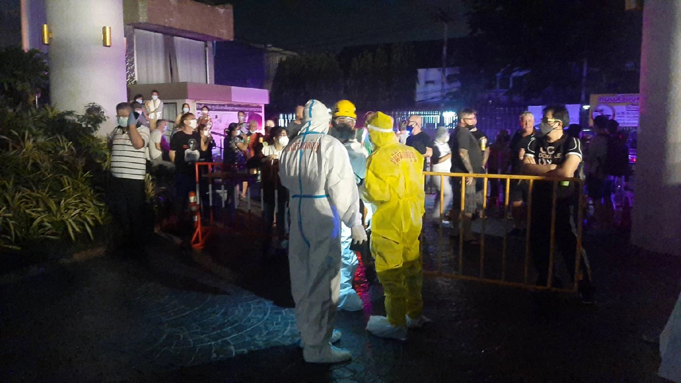 ไฟไหม้โรงแรมกักตัว ชาวต่างชาติ 80 คนเผ่นหนีอลหม่าน