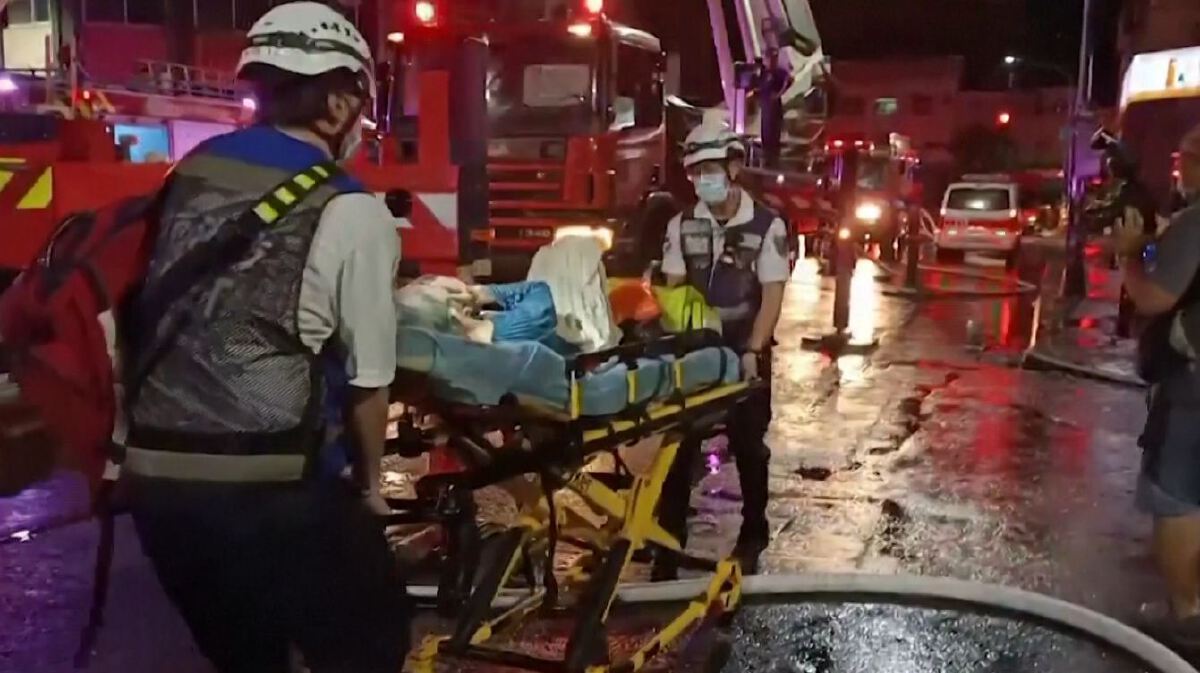 ไฟไหม้เผาวอดตึกสูงในไต้หวัน ดับ 46 ราย