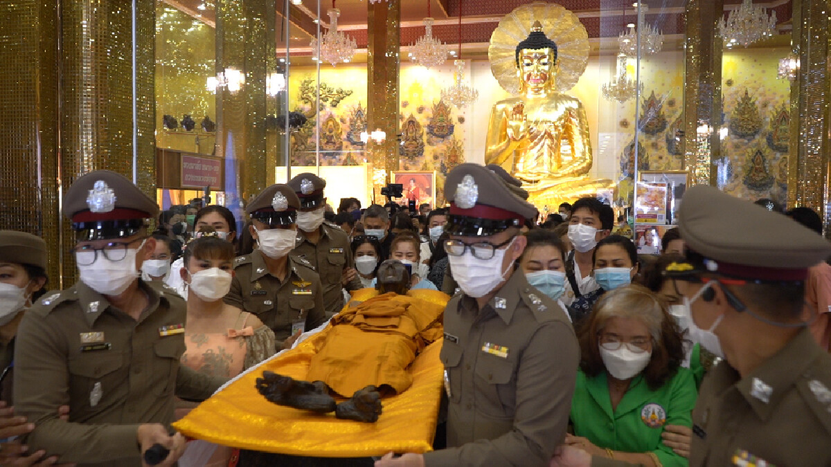 ประติมากรรมหนึ่งเดียวในโลก ตั้งสังขารหลวงพ่อพูล ประดิษฐานหลังใหม่