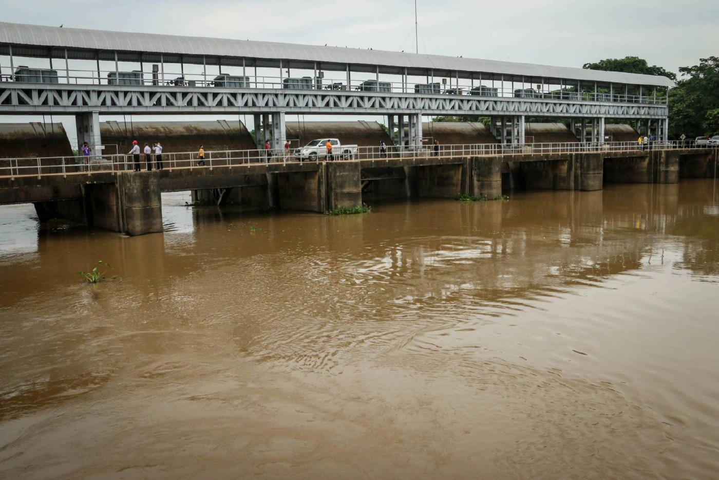 วางแผนเตรียมพร้อมรับมือสถานการณ์น้ำชีหนุนสูง