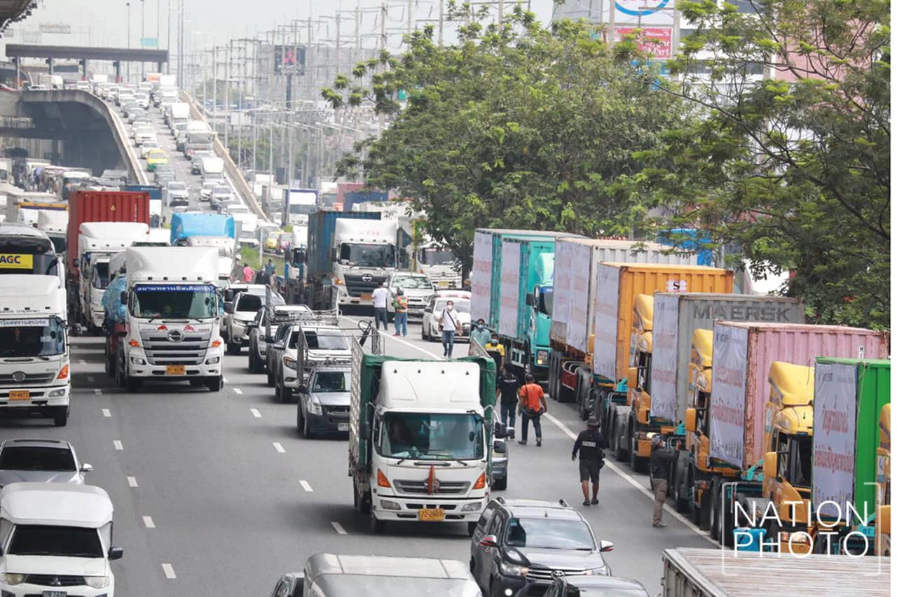 น้ำมันดีเซลแพง ประท้วงลดขนส่ง 20% ก.คมนาคม เร่งเคลียร์ สหพันธ์การขนส่งทางบก
