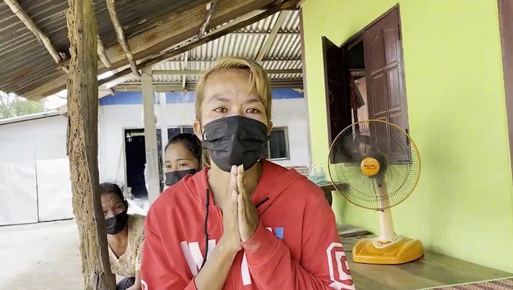 สาววัย 31 ปี ได้บัตร ปชช.ใบแรก หลังรอคอยนาน 20 ปี 