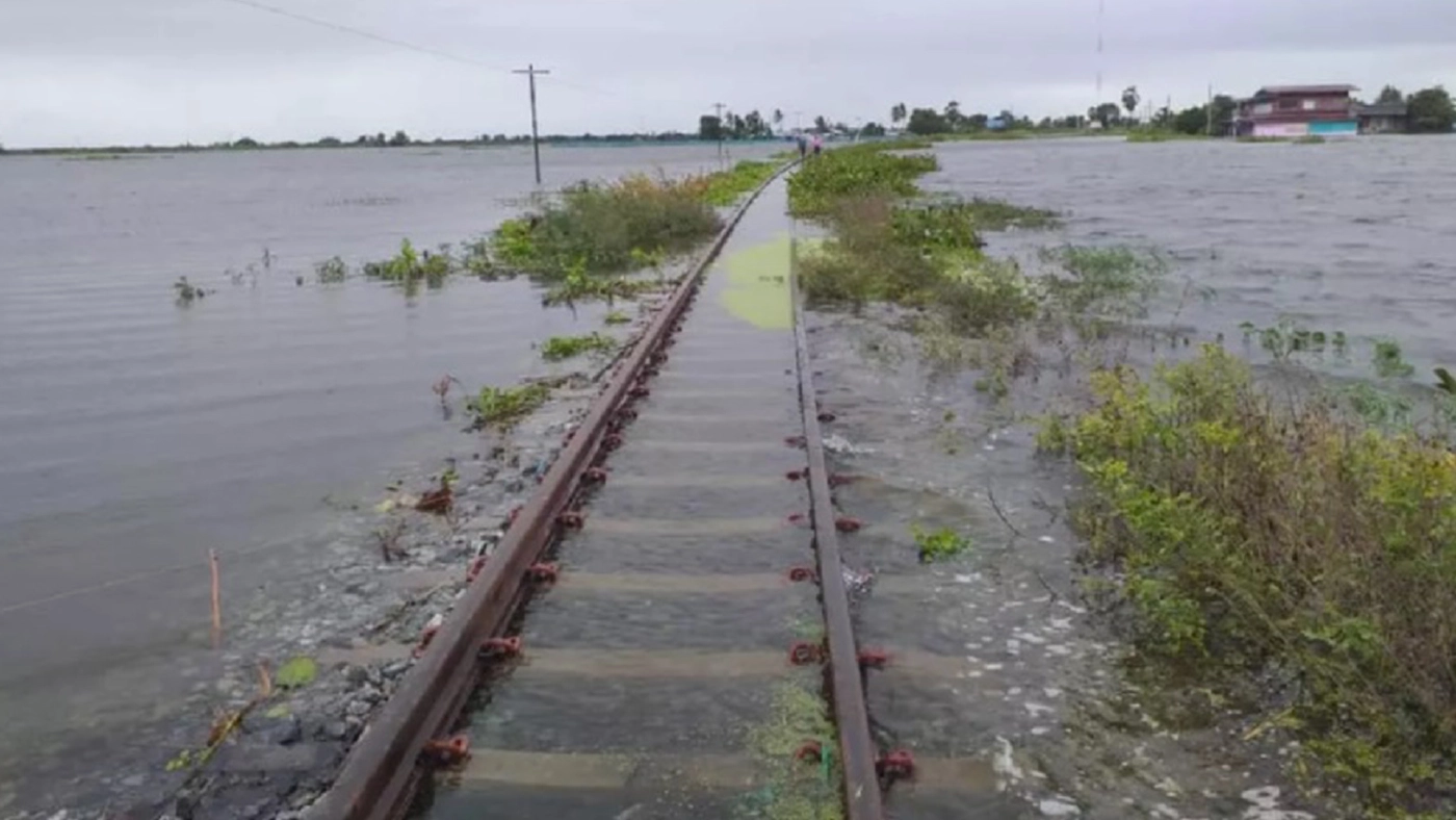 รฟท. แจ้งปรับเปลี่ยนสถานีต้นทาง-ปลายทาง กรุงเทพ-สุพรรณ หลังน้ำท่วมทาง