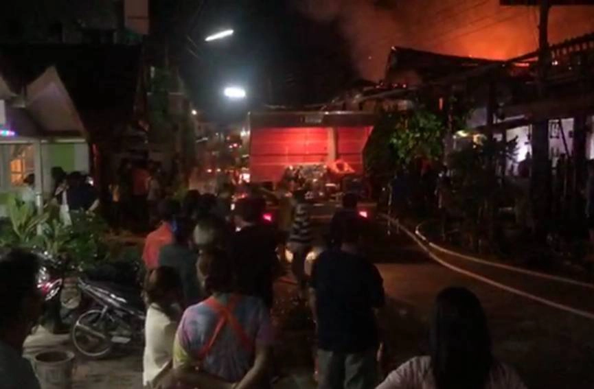 ไฟไหม้โฮมสเตย์เชียงคานบ้านไม้2ชั้นวอดทั้งหลัง