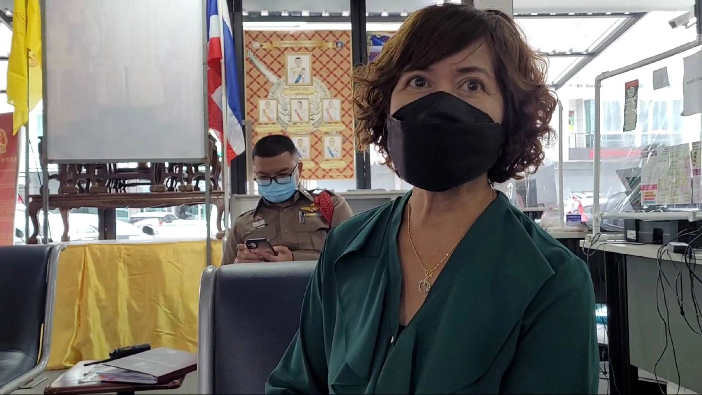 เตรียมออกหมายเรียก-ลูกค้าหัวร้อนผลักอกแม่ค้าผัดไทย