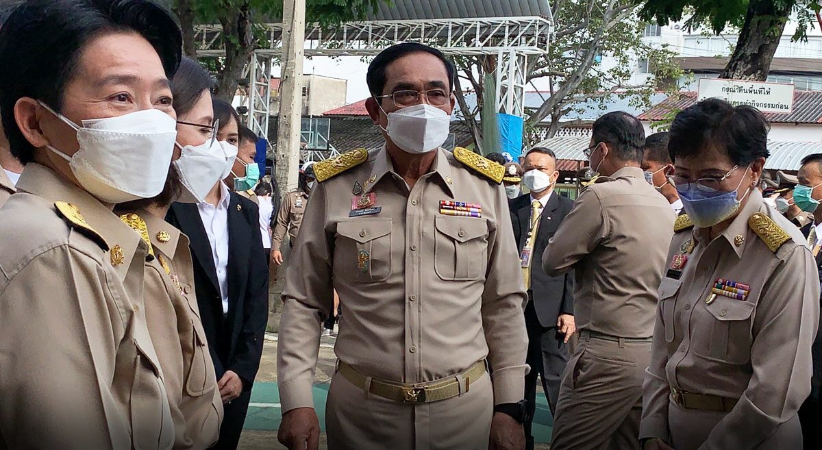 นายกฯ ลั่นระฆัง ฉีดวัคซีนให้นักเรียน ย้ำ วัคซีนเพียงพอถึงปีหน้า