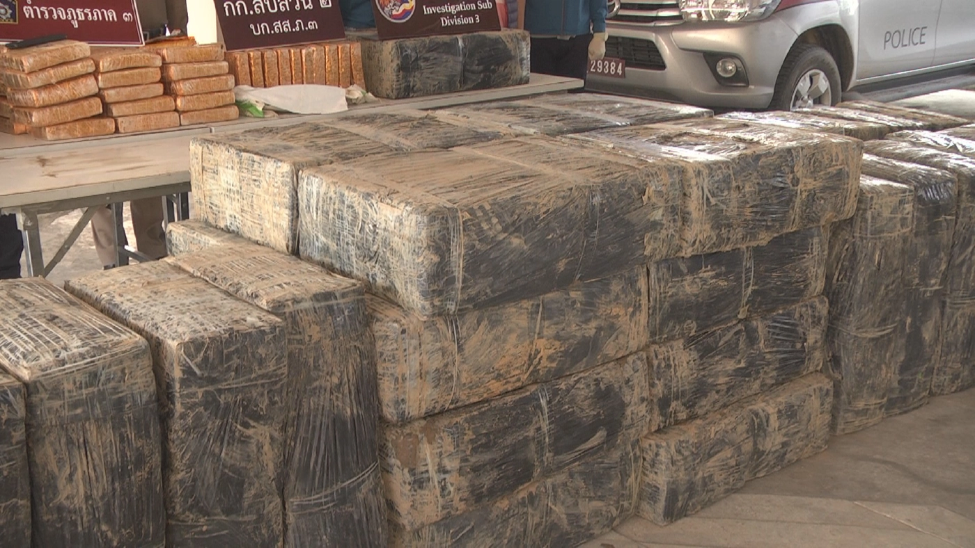 จับรถตู้ขนกัญชา1.8ตันติดสติกเกอร์แอบอ้างสมาคมสื่อตบตาเจ้าหน้าที่