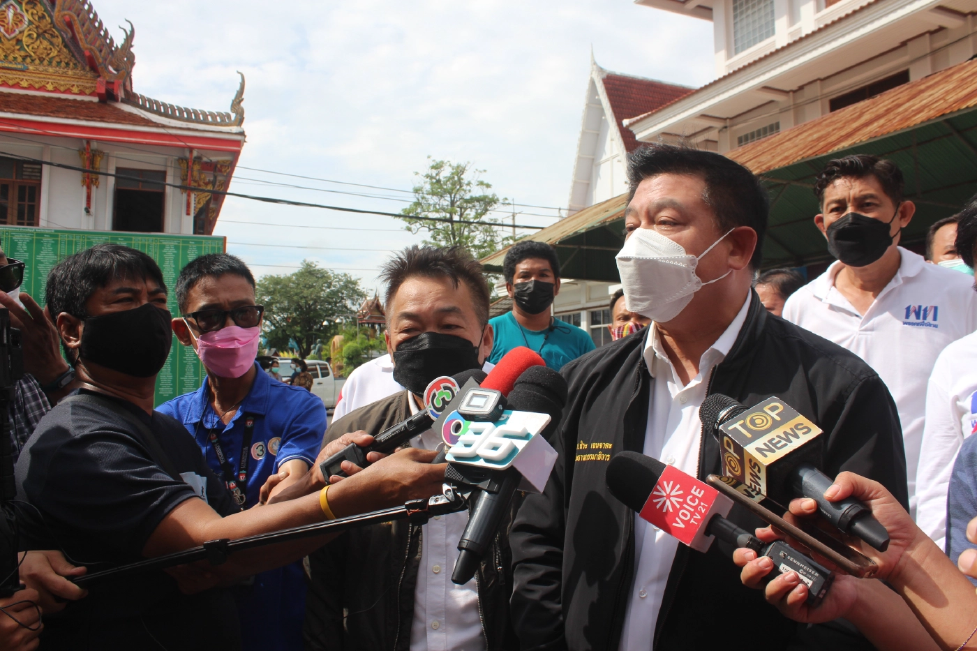 สิระ พร้อมคณะลงพื้นที่วัดเขียนเขต สอบถามกรณีเจ้าคณะ จ.ปทุมธานี ถูกปลด