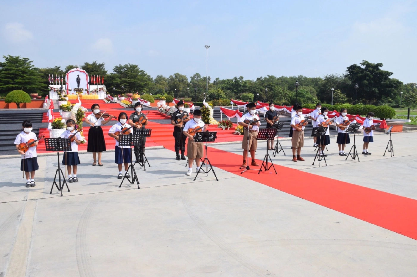 ผบช.ตชด.สักการะ “สมเด็จย่า” เนื่องในวันพระราชสมภพ