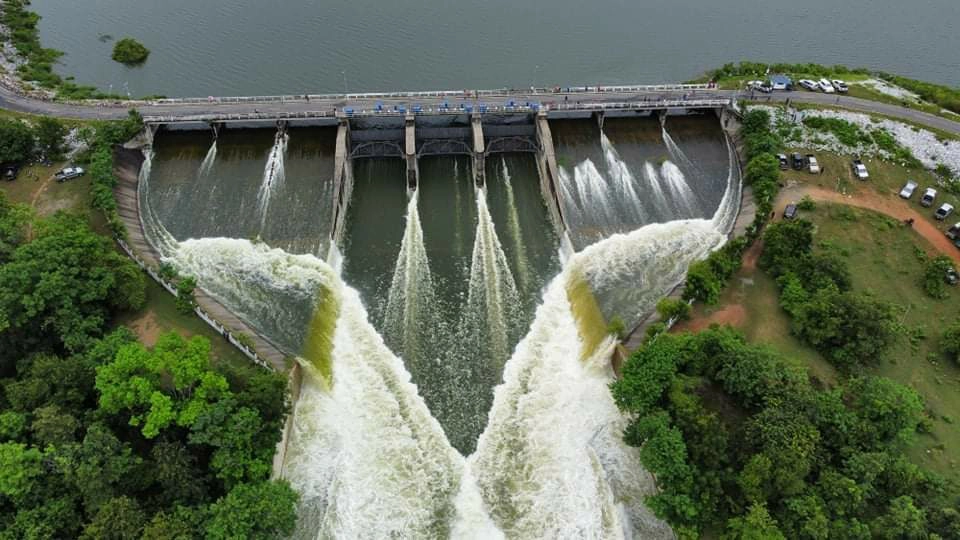 ชป.เตือน เขื่อนทับเสลา จ.อุทัยธานี เพิ่มการระบายน้ำ หลังฝนตกหนักต่อเนื่อง