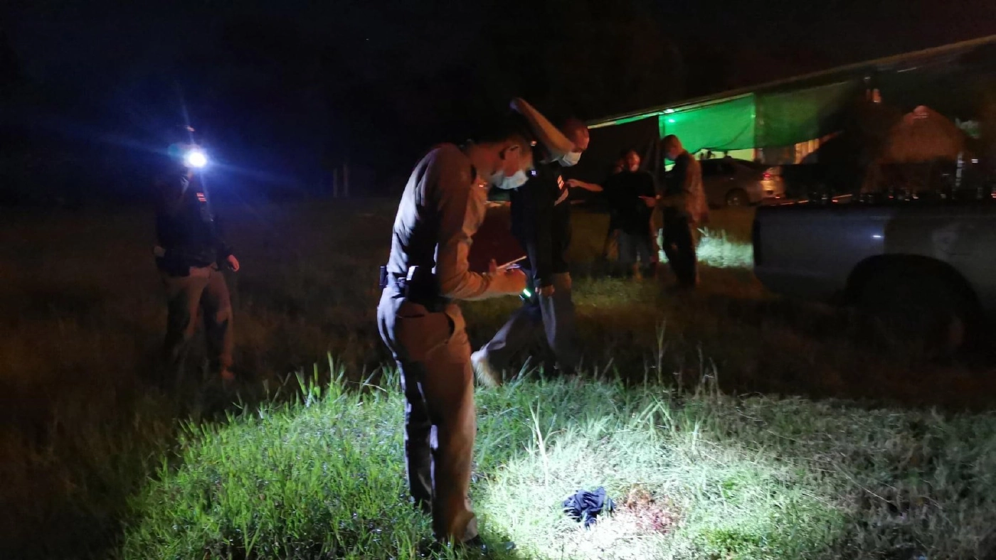 นักเที่ยวกลางคืนยิงกันเจ็บ 2 ตำรวจเร่งล่ามือก่อเหตุ