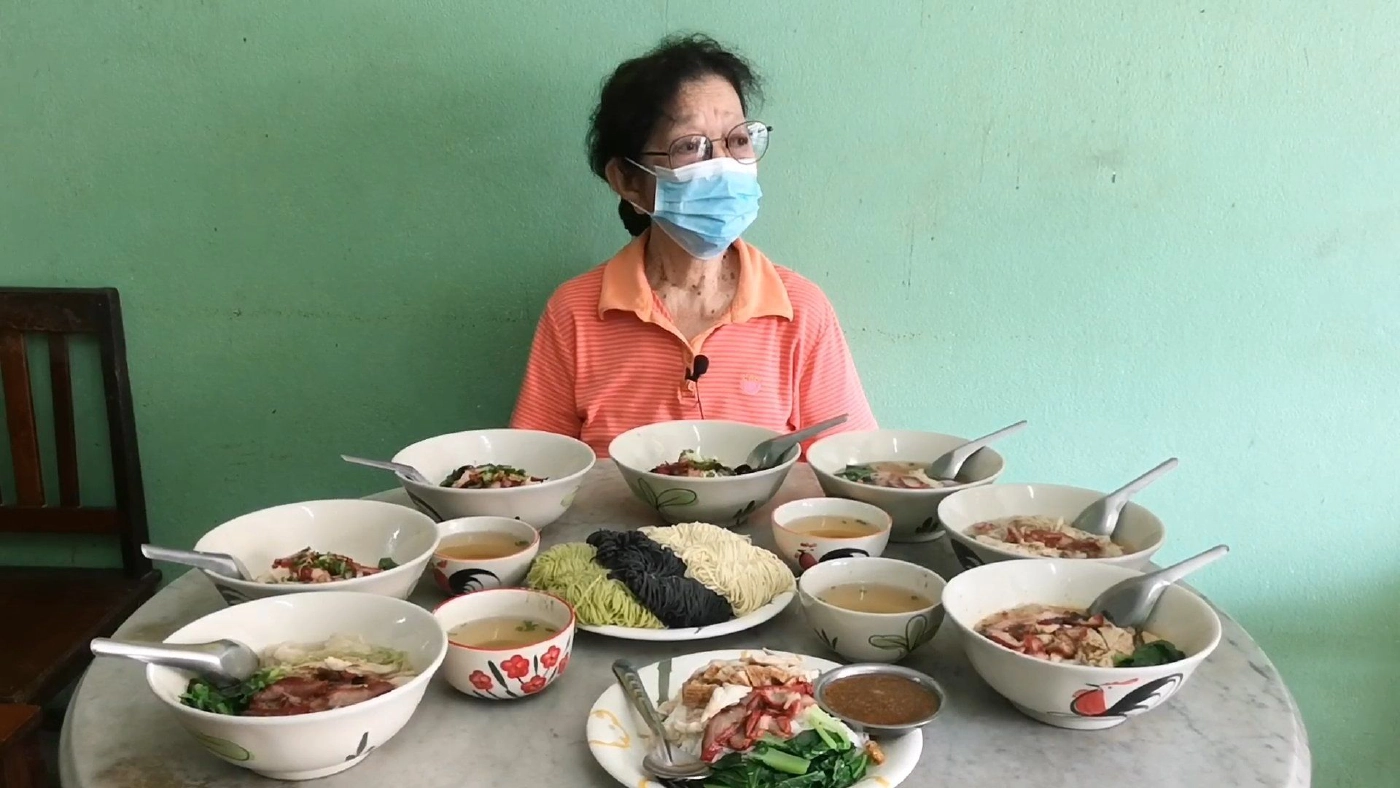 บะหมี่ในตำนานอายุกว่า 70 ปี “ใบเกี๊ยว”บางสุดในประเทศ